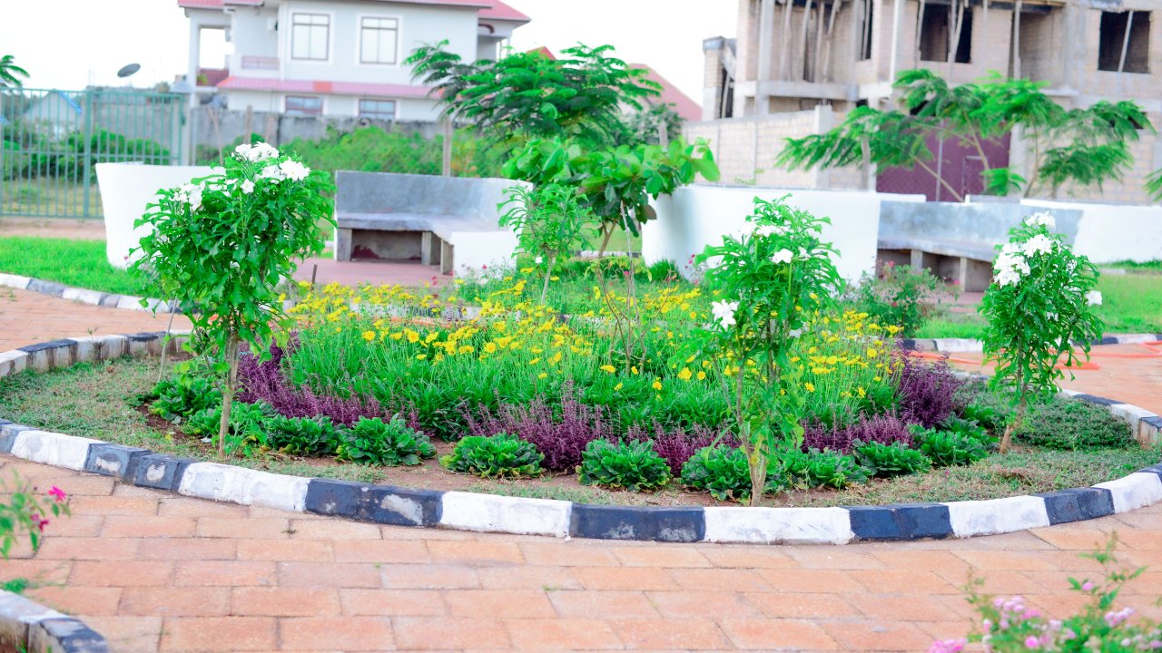 Bustani ya Maua – Nafasi ya Umma